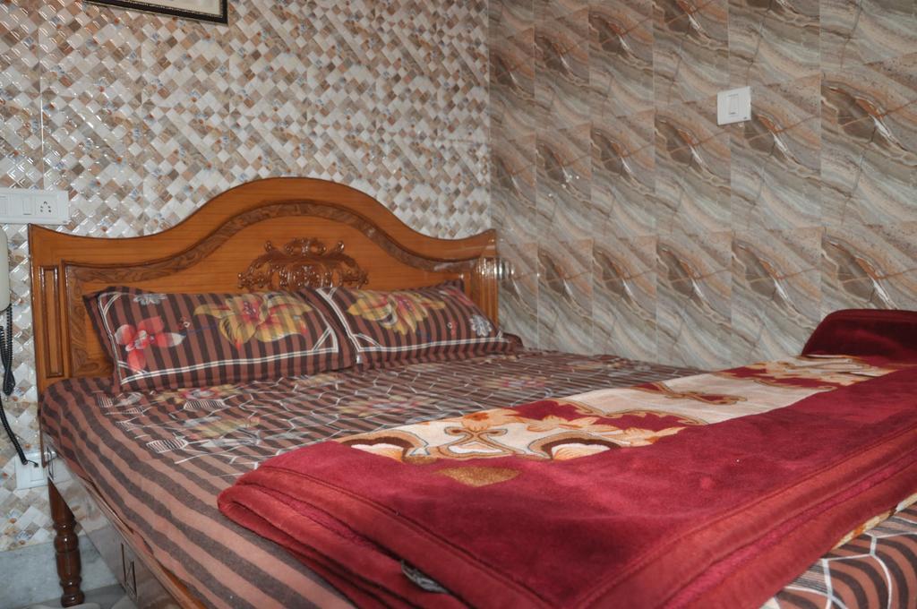 Hotel Pari Džalandhar Exteriér fotografie