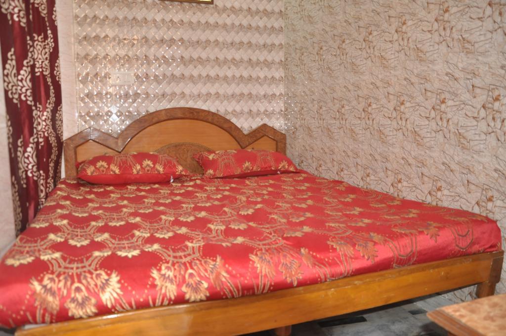 Hotel Pari Džalandhar Exteriér fotografie